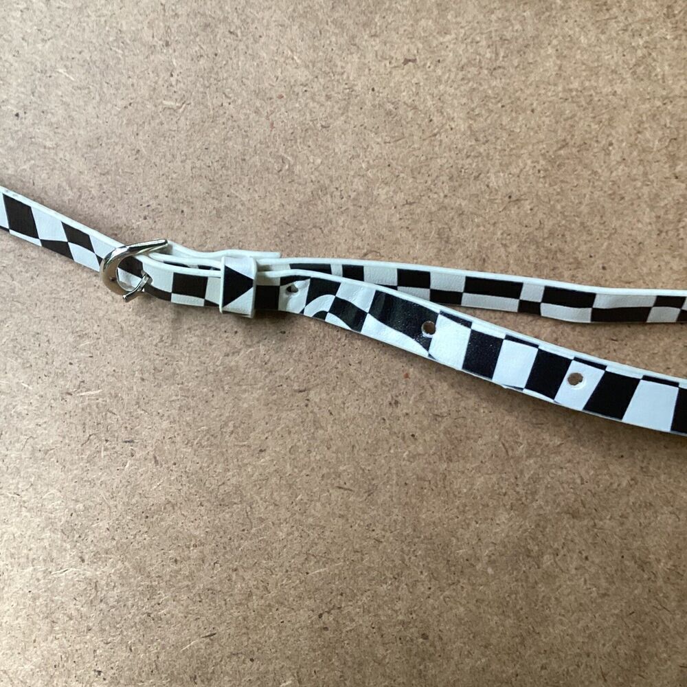 Urban Outfitters Black And White Geometric Patterned Card Holder With Strap NWT - Picture 3 of 5